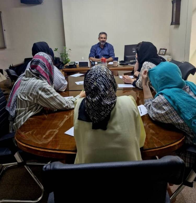 شهرستان تهران| دیدار صمیمی سرپرست اورژانس اجتماعی مرکز شهید ذوالفقاری با دختران خانه امن