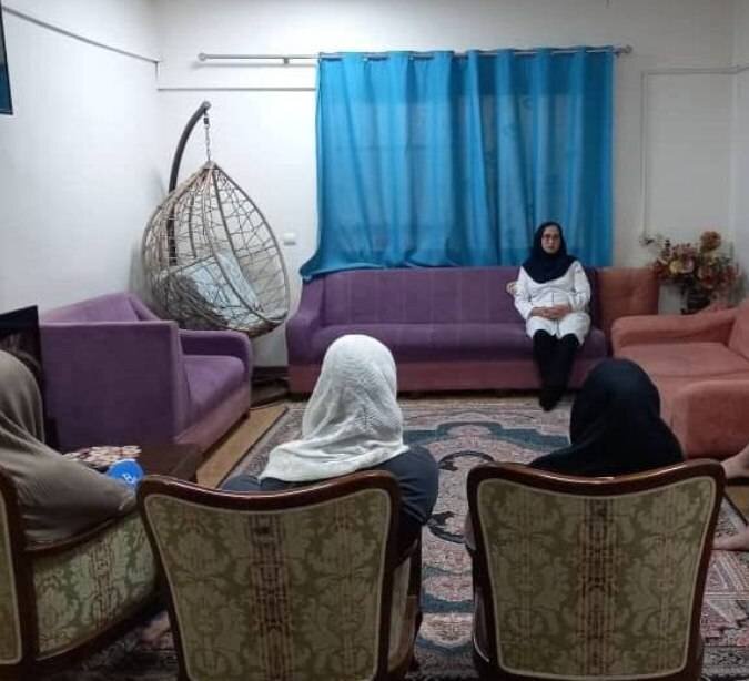 شهرستان تهران | برگزاری برنامه‌های آموزشی سلامت در خوابگاه دختران شهید نواب صفوی