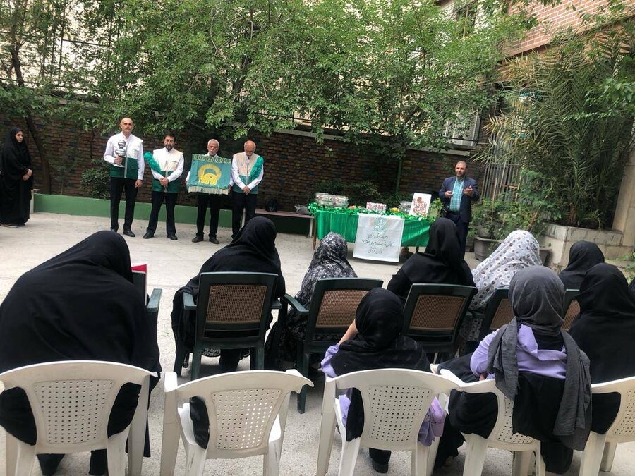 شهرستان تهران | برگزاری مراسم پرچم‌گردانی آستان مقدس امام رضا (ع) و روز دختر در مرکز خیام