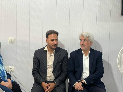 مراسم پرچم گردانی در سرای سالمندان سروش به مناسبت دهه ی کرامت و سالروز گرامیداشت حضرت احمدبن موسی شاهچراغ علیه السلام