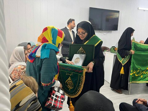 مراسم پرچم گردانی در سرای سالمندان سروش به مناسبت دهه ی کرامت و سالروز گرامیداشت حضرت احمدبن موسی شاهچراغ علیه السلام