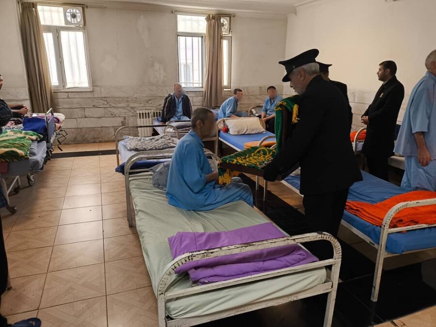 رباط کریم | آیین پرچم گردانی حرم مطهر رضوی در اداره بهزیستی