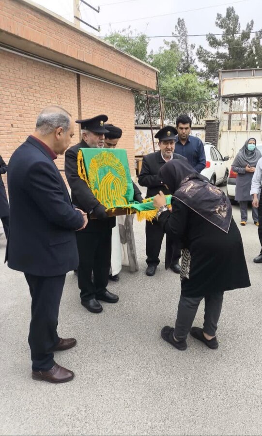 رباط کریم | آیین پرچم گردانی حرم مطهر رضوی در اداره بهزیستی