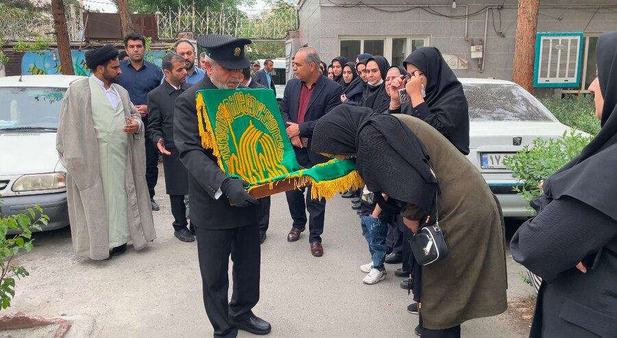 رباط کریم | آیین پرچم گردانی حرم مطهر رضوی در اداره بهزیستی