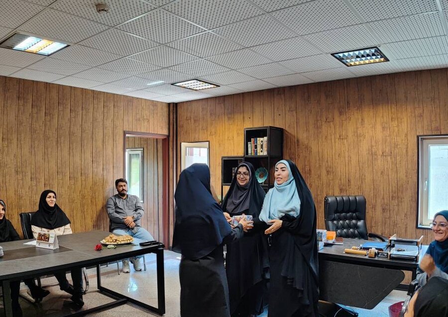 شهر قدس | تقدیر از کارکنان دختر بهزیستی به مناسبت ولادت حضرت معصومه (س) و روز دختر