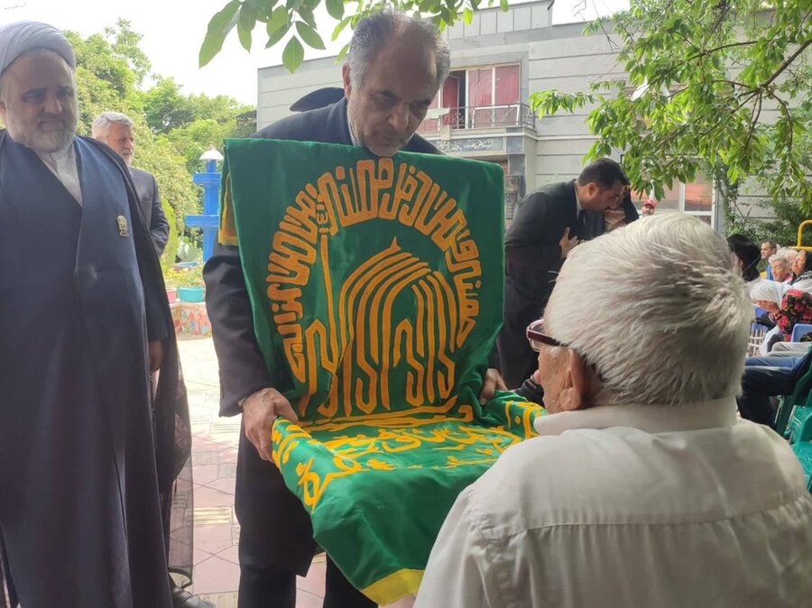 شهریار | آیین پرچم گردانی حرم مطهر رضوی در مراکز تحت نظارت بهزیستی شهرستان