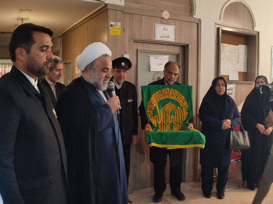 شهریار | آیین پرچم گردانی حرم مطهر رضوی در مراکز تحت نظارت بهزیستی شهرستان