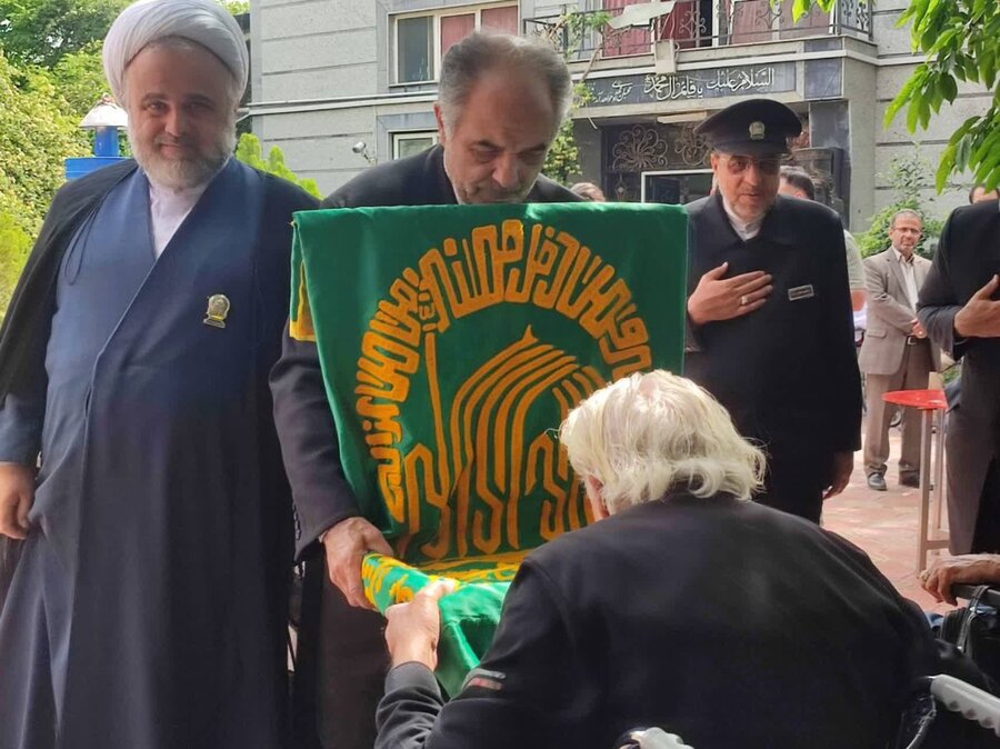 شهریار | آیین پرچم گردانی حرم مطهر رضوی در مراکز تحت نظارت بهزیستی شهرستان