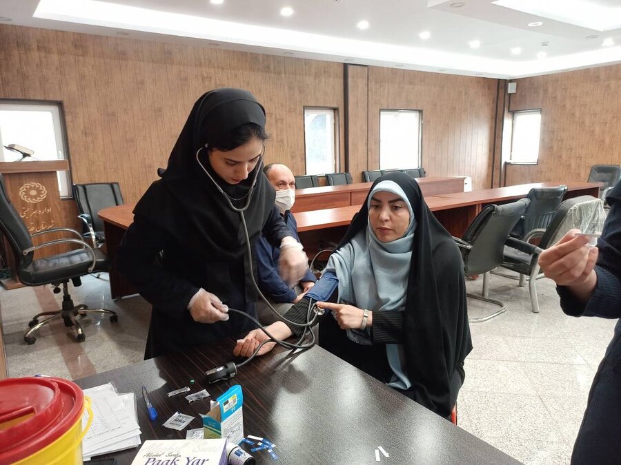 شهر قدس | اجرای برنامه غربالگری سلامت کارکنان و مددجویان