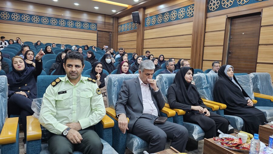 
تجلیل از روانشناسان بهزیستی سیستان و بلوچستان در آیین گرامیداشت هفته روانشناس