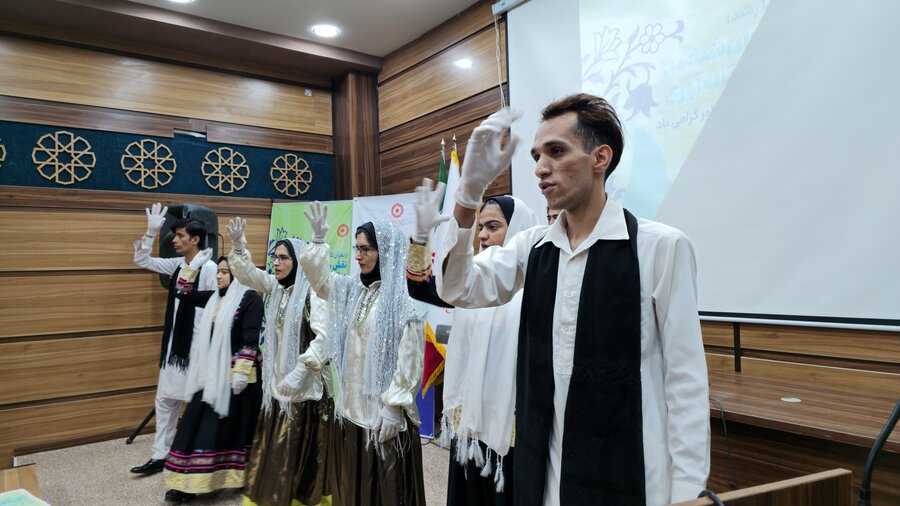 
تجلیل از روانشناسان بهزیستی سیستان و بلوچستان در آیین گرامیداشت هفته روانشناس