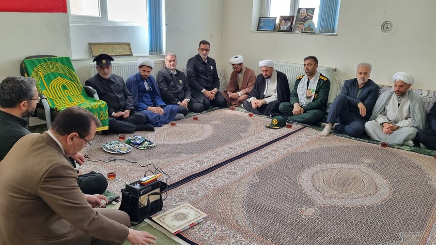 حضور کاروان «زیر سایه خورشید» دردفترامام جمعه چالدران