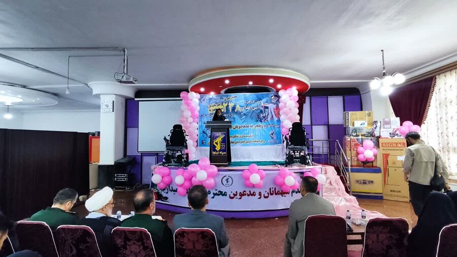 سپاه پاسداران انقلاب اسلامی ۴۰ ویلچر برقی به مددجویان بهزیستی گلستان اهدا کرد