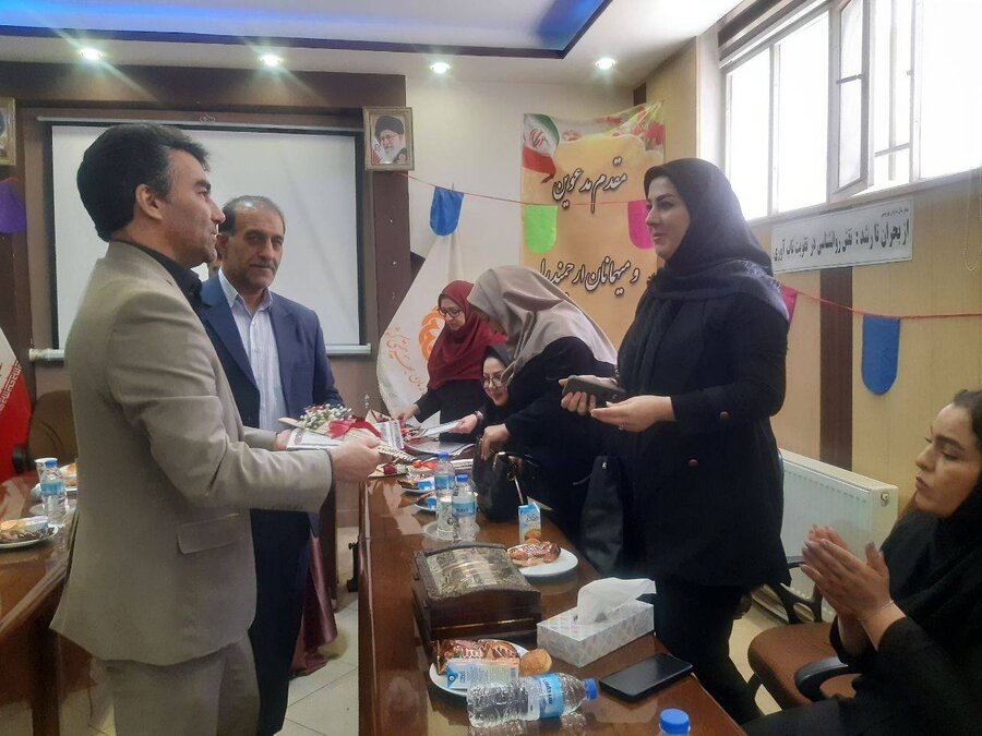 ورامین |  همزمان با روز جهانی روانشناس و مشاور و دهه کرامت