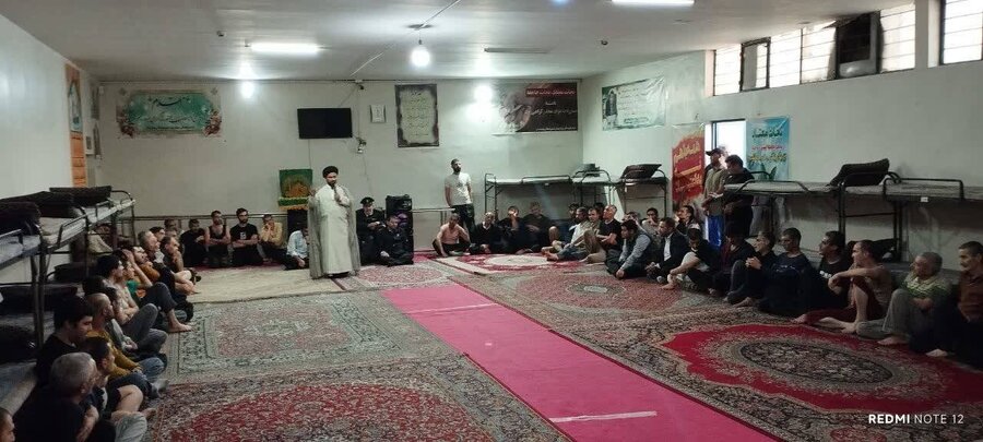 بهارستان | آیین پرچم گردانی حرم مطهر رضوی در مراکز تحت نظارت بهزیستی شهرستان