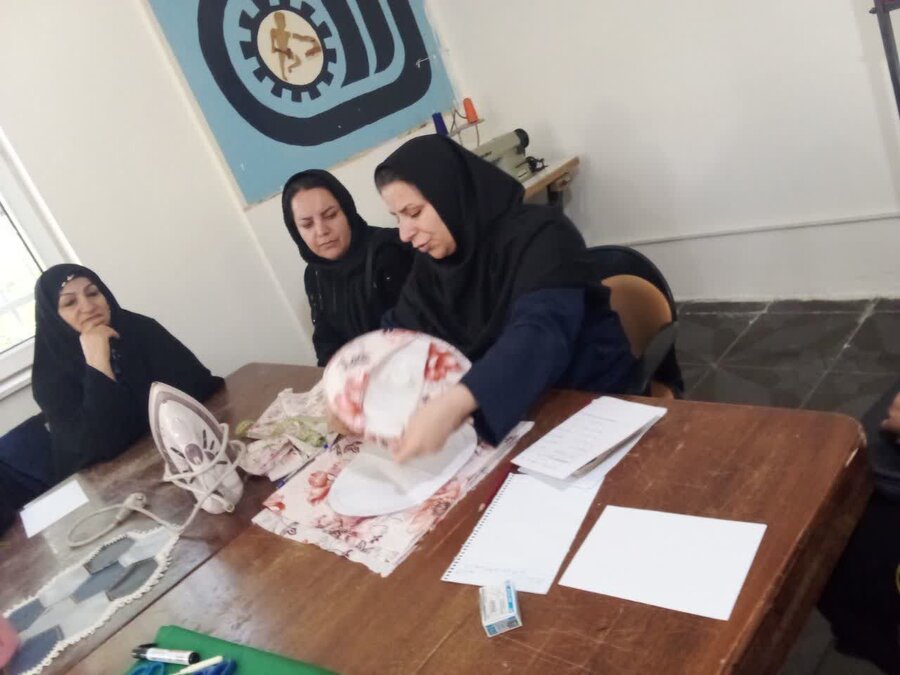 برگزاری کارگاه آموزش خیاطی زنان سرپرست خانوار بیجار