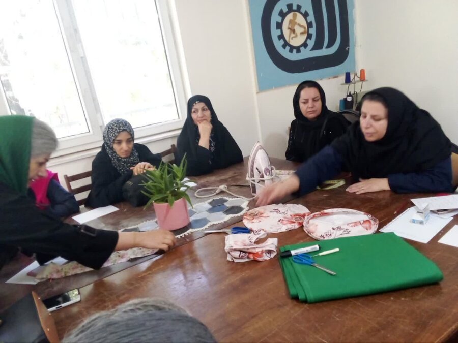 برگزاری کارگاه آموزش خیاطی زنان سرپرست خانوار بیجار