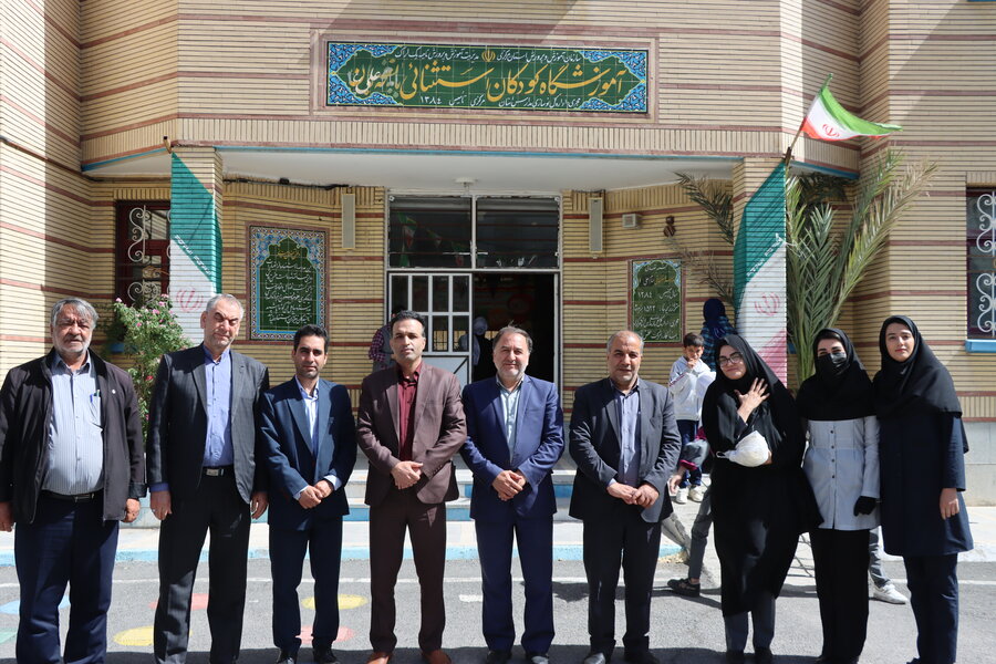 گزارش تصویری  ا مراسم تقدیر از معلمان و مربیان پرتلاش مدرسه استثنایی امام علی (ع) اراک و مرکز حرفه‌آموزی و آموزشی مؤسسه خیریه یادگار توکل