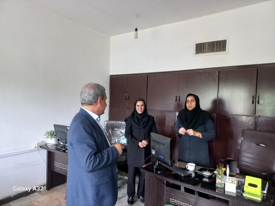 مدیرکل بهزیستی کردستان با کارکنان بهزیستی مریوان دیدار کرد