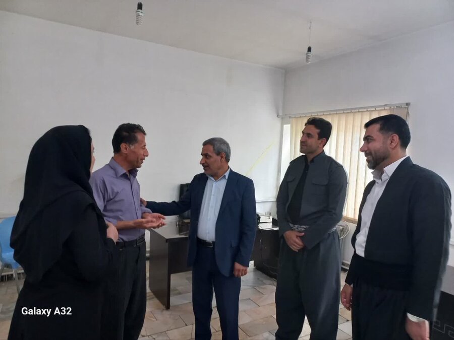 مدیرکل بهزیستی کردستان با کارکنان بهزیستی مریوان دیدار کرد