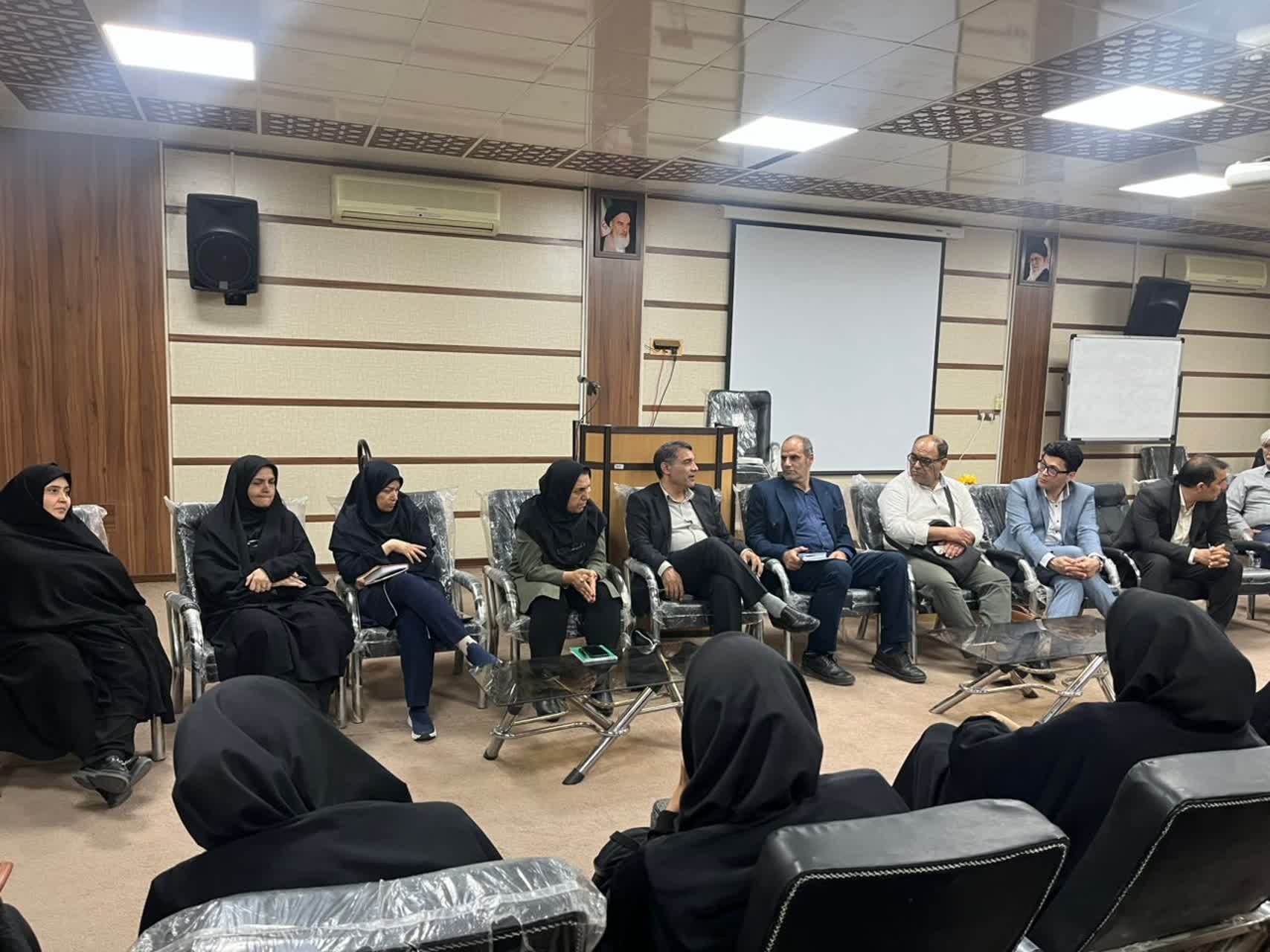 برگزاری جلسه ای در خصوص ارتقای خدمات به معلولین در استان قم