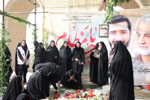 شهر قدس| مراسم غبارروبی گلزار شهدای شهرستان در دهه کرامت