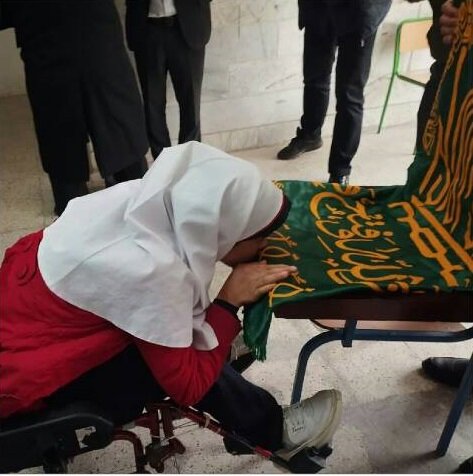 خادمین حرم مطهر امام رضا (ع) میهمان کودکان دارای معلولیت شدند