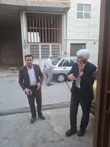 گزارش تصویری|بازدید مدیرکل و معاون مشارکت های مردمی بهزیستی فارس از منزل مددجویان در مناطق حاشیه شهر شیراز