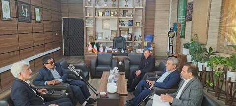 جلسه مدیر کل بهزیستی فارس با رئیس و مدیرعامل جامعه ی معلولین ایران
