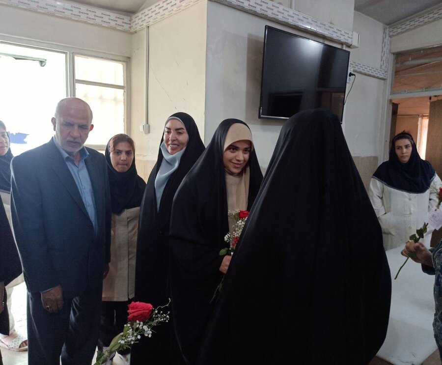 شهر قدس | دیدار رئیس بهزیستی شهرستان با دختران مرکز نگهداری معلولین ذهنی