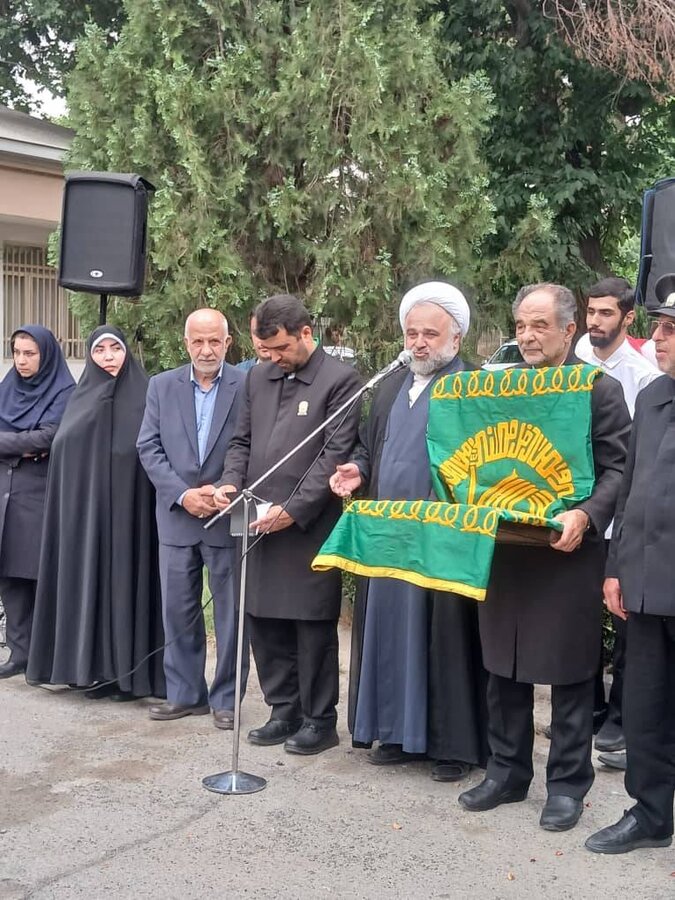 شهر قدس | مراسم پرچم گردانی حرم مطهر امام رضا (ع) در مرکز نگهداری معلولین ذهنی