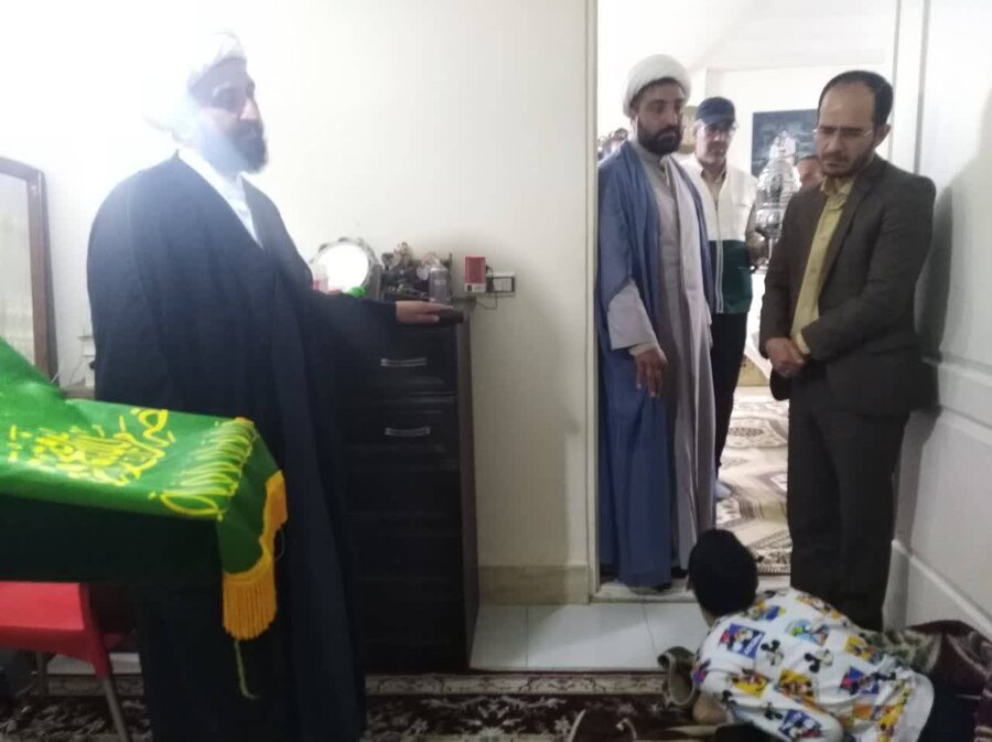 دماوند | مراسم پرچم گردانی حضرت علی ابن موسی الرضا علیه السلام بمناسبت دهه کرامت در منزل توانخواه