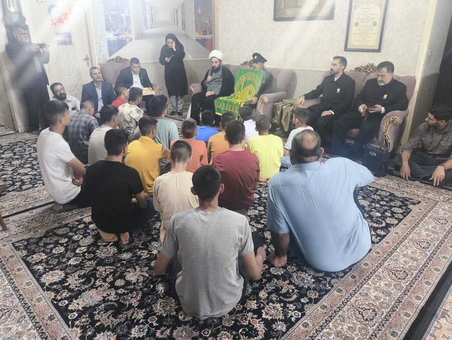 پاکدشت | مراسم پرچم‌گردانی در مراکز شبه خانواده شهرستان برگزار شد