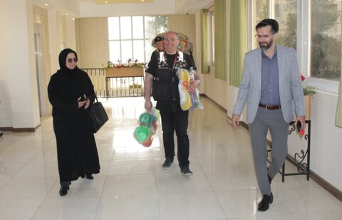 دیدار موتورسواران لهستانی از مرکز شیرخوارگاه اصفهان