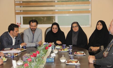 دیدار موتورسواران لهستانی از مرکز شیرخوارگاه اصفهان