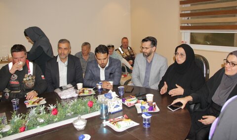 دیدار موتورسواران لهستانی از مرکز شیرخوارگاه اصفهان