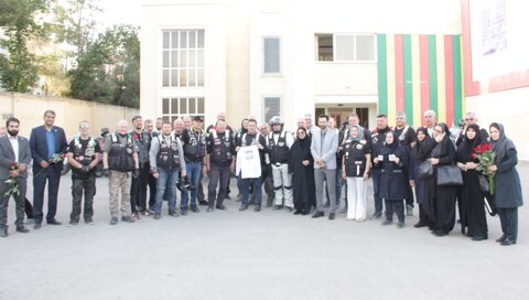 دیدار موتورسواران لهستانی از مرکز شیرخوارگاه اصفهان