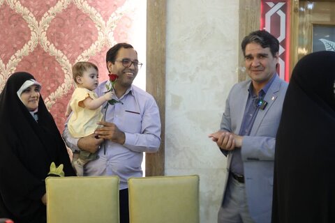 آئین واگذاری همزمان 30 کودک به خانواده های فرزندپذیر