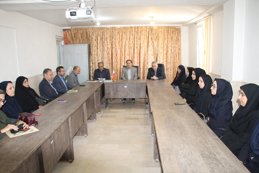 سفر یک‌روزه مدیرکل بهزیستی استان مرکزی و اعضای شورای معاونین به شهرستان زندیه
