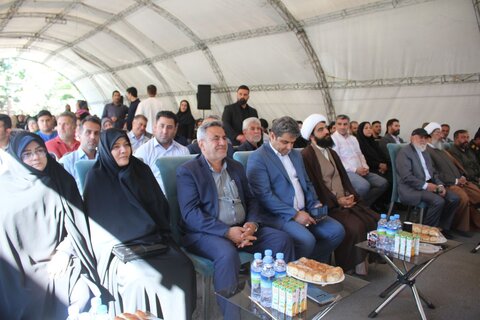 بازدید مدیرکل بهزیستی البرز از غرفه توانخواهان مرکز عرفان در نمایشگاه گل بهاره ساوجبلاغ