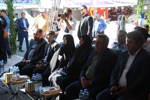 بازدید مدیرکل بهزیستی البرز از غرفه توانخواهان مرکز عرفان در نمایشگاه گل بهاره ساوجبلاغ