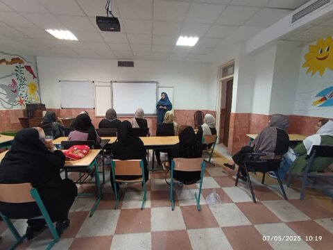 برگزاری کارگاه آموزشی «بلوغ و نوجوانی» در مدرسه حضرت فاطمه زهرا (س) شهرستان نظرآباد