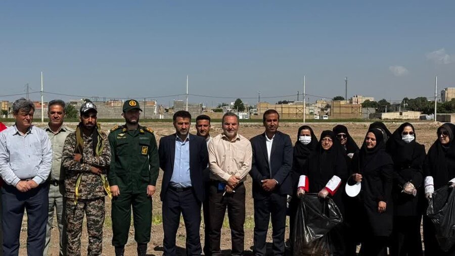 نظرآباد | حضور پر رنگ بانوان تحت پوشش cbr در طرح پاکسازی حاشیه جاده های بخش تنکمان