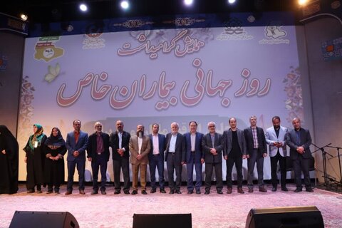 گزارش تصویری /  آیین تجلیل از قهرمانان و نام‌آوران ورزشی افراد دارای معلولیت و بیماران خاص استان مرکزی