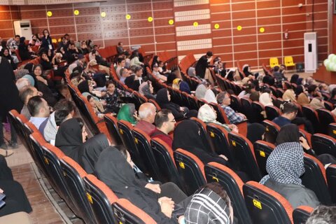 گزارش تصویری /  آیین تجلیل از قهرمانان و نام‌آوران ورزشی افراد دارای معلولیت و بیماران خاص استان مرکزی