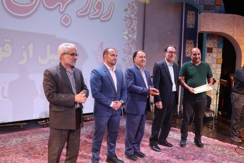 گزارش تصویری /  آیین تجلیل از قهرمانان و نام‌آوران ورزشی افراد دارای معلولیت و بیماران خاص استان مرکزی