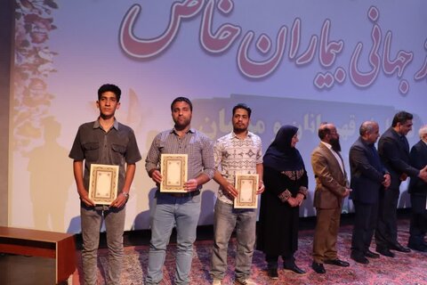 گزارش تصویری /  آیین تجلیل از قهرمانان و نام‌آوران ورزشی افراد دارای معلولیت و بیماران خاص استان مرکزی