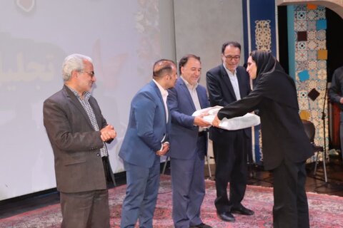 گزارش تصویری /  آیین تجلیل از قهرمانان و نام‌آوران ورزشی افراد دارای معلولیت و بیماران خاص استان مرکزی