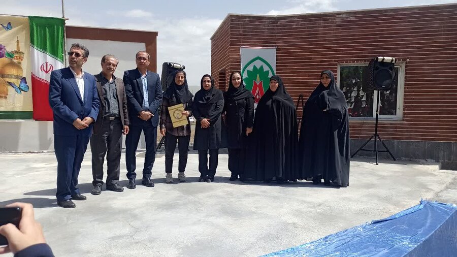 تجلیل از دختران موفق دارای معلولیت در جشن روز دختر کامیاران