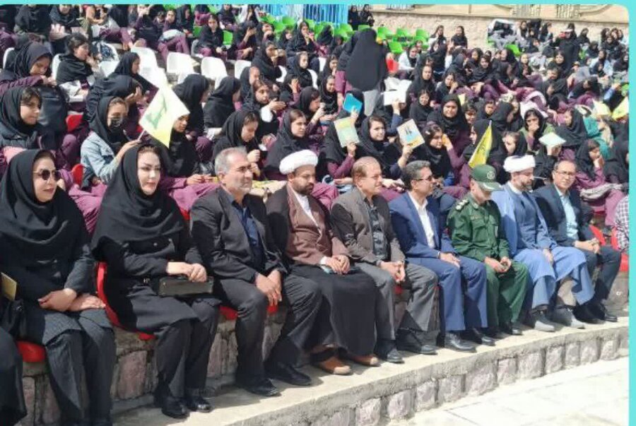 تجلیل از دختران موفق دارای معلولیت در جشن روز دختر کامیاران